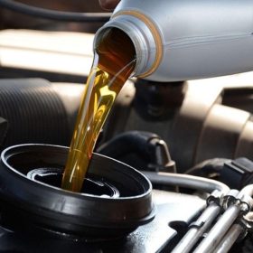 Thay Nhớt Xe Ô Tô: Bí Quyết Giữ Động Cơ Hoạt Động Tốt